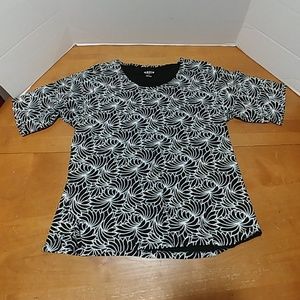 Women's short sleeve top black and white large